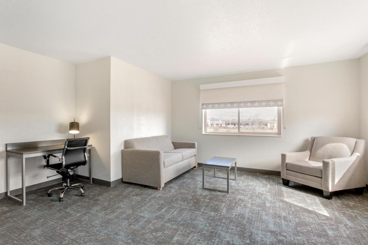 Clarion Pointe 2*